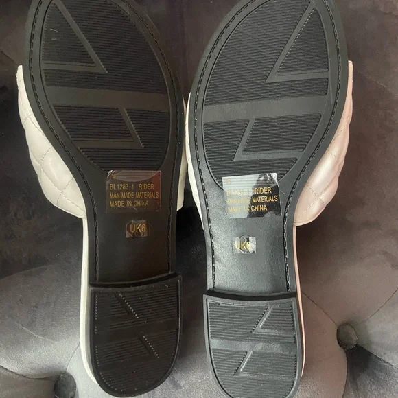 SANDALS - Picture 3 of 3